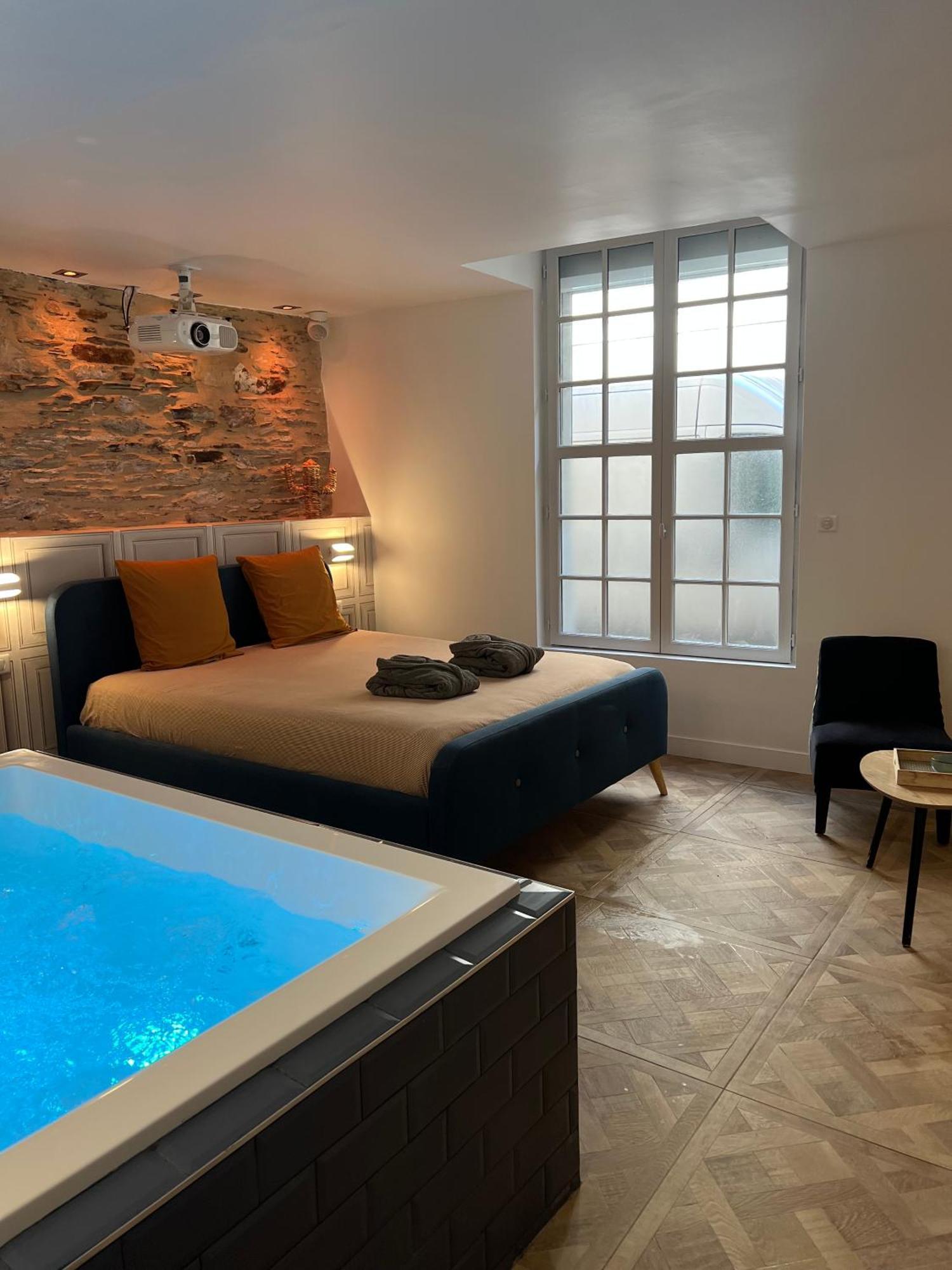 Appartement Avec Jacuzzi Sauna & Home Cinema - Nid D'Angers Zewnętrze zdjęcie