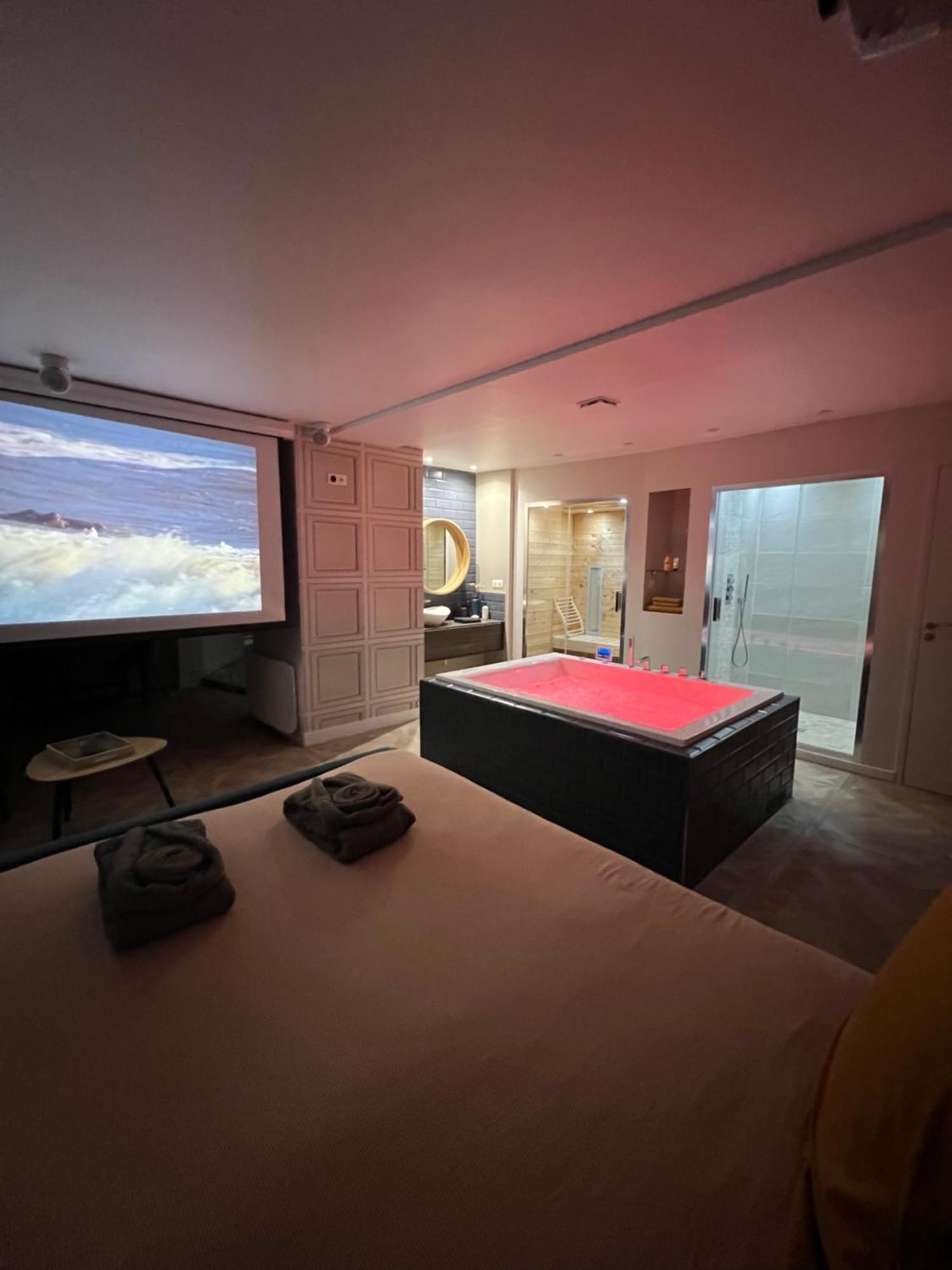 Appartement Avec Jacuzzi Sauna & Home Cinema - Nid D'Angers Zewnętrze zdjęcie