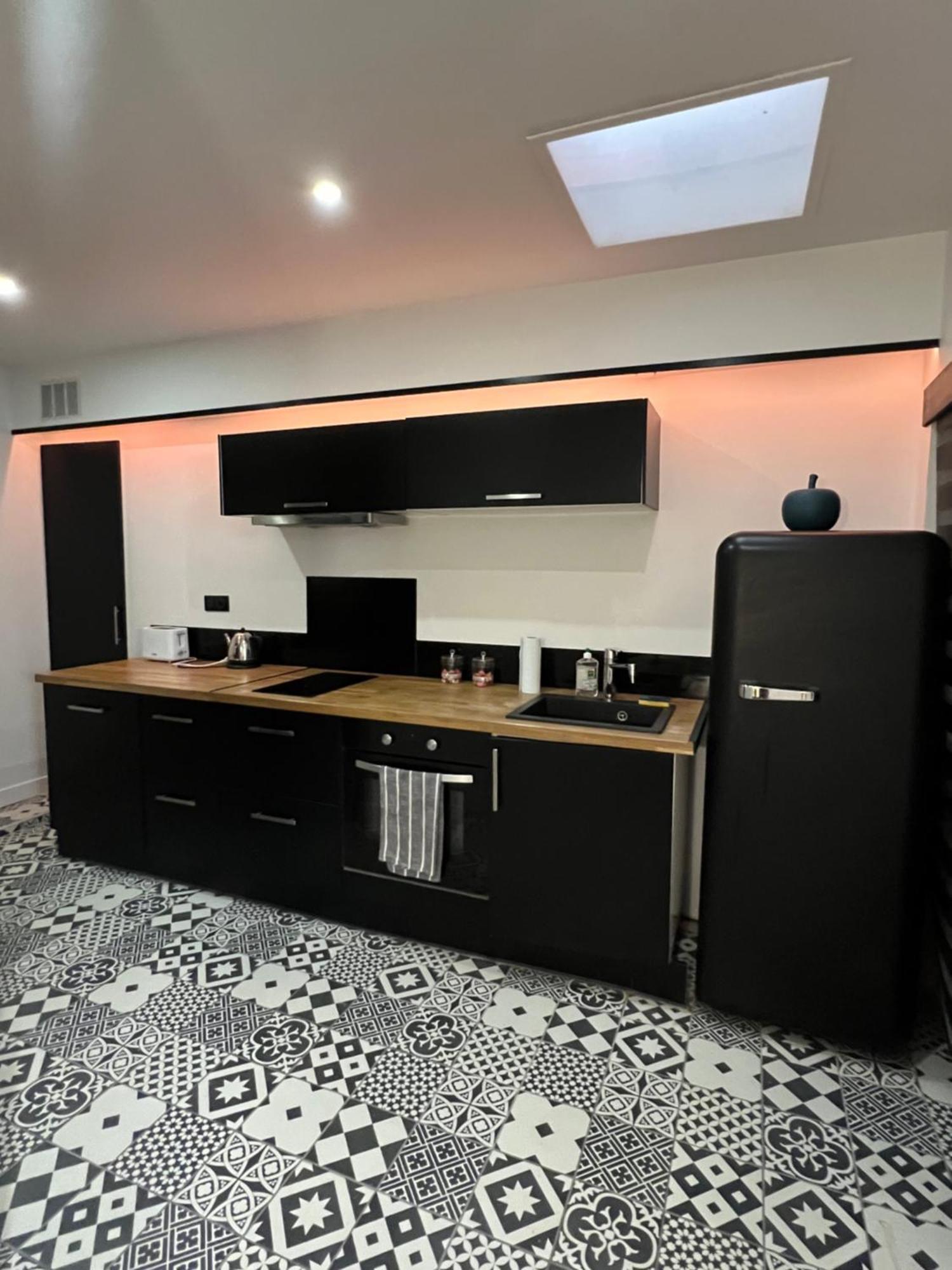 Appartement Avec Jacuzzi Sauna & Home Cinema - Nid D'Angers Zewnętrze zdjęcie